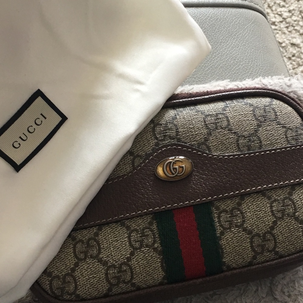GUCCI Authentic wristlet